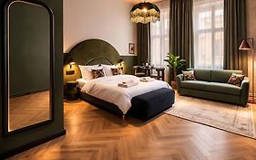 Inn Side Hotel Kalvin House